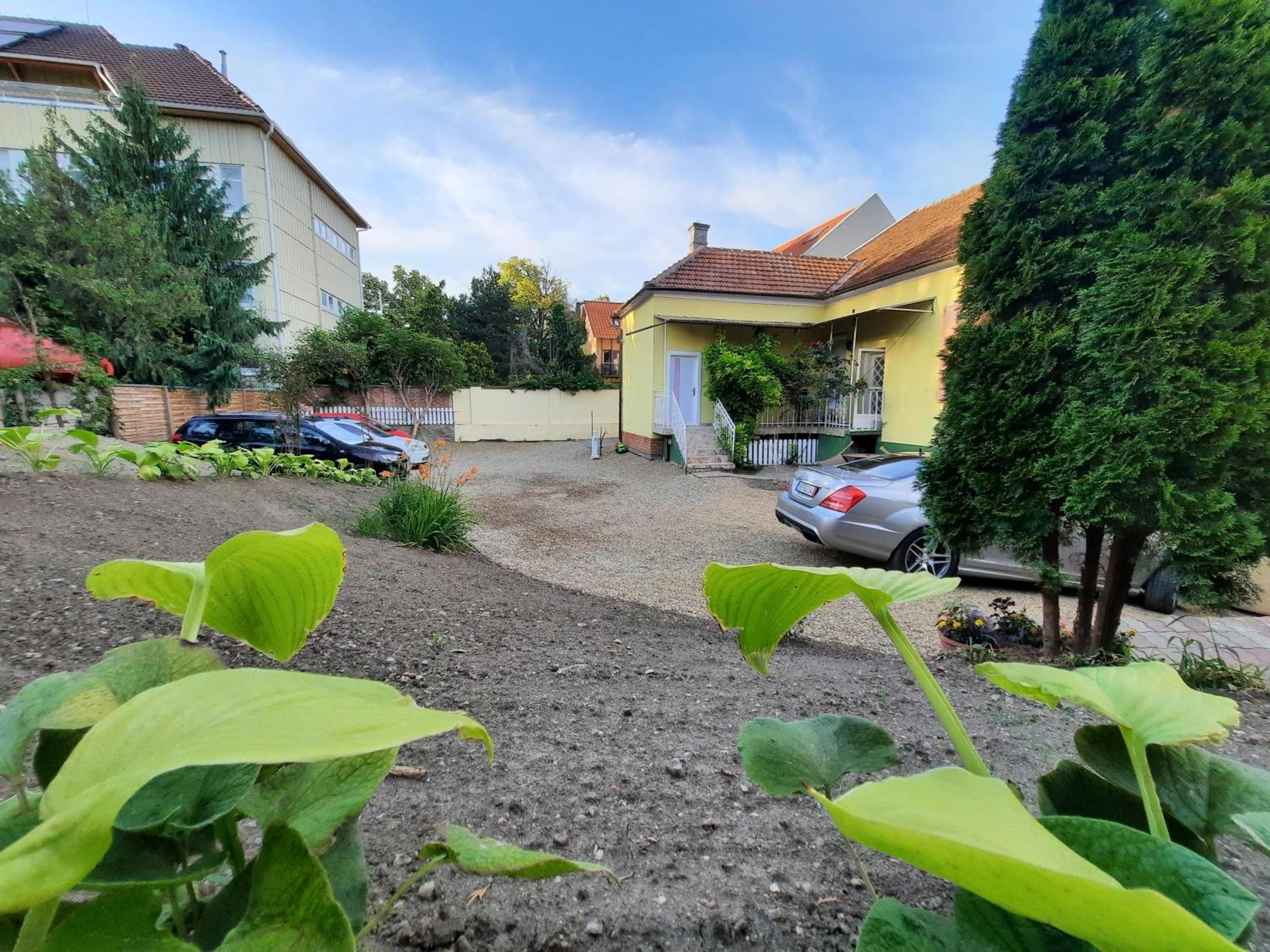 Gloria Apartman Гюла Стая снимка