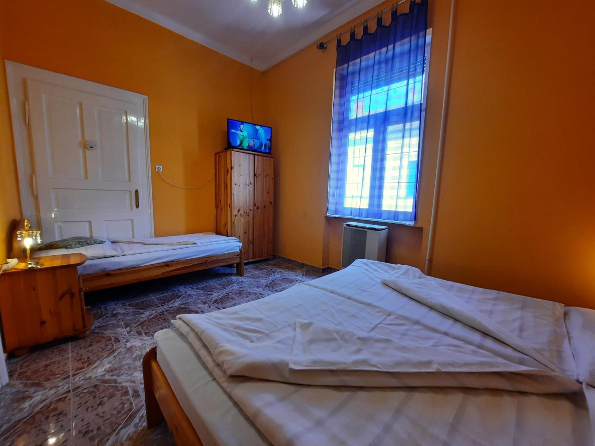 Gloria Apartman Гюла Екстериор снимка
